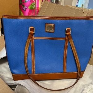 Dooney and Bourke brand new blue zip top tote